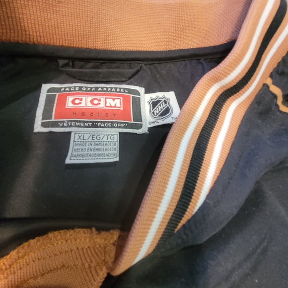 VINTAGE CCM Washington Capitals Black and BRONZE JACKET Pullover - Picture 3 of 3